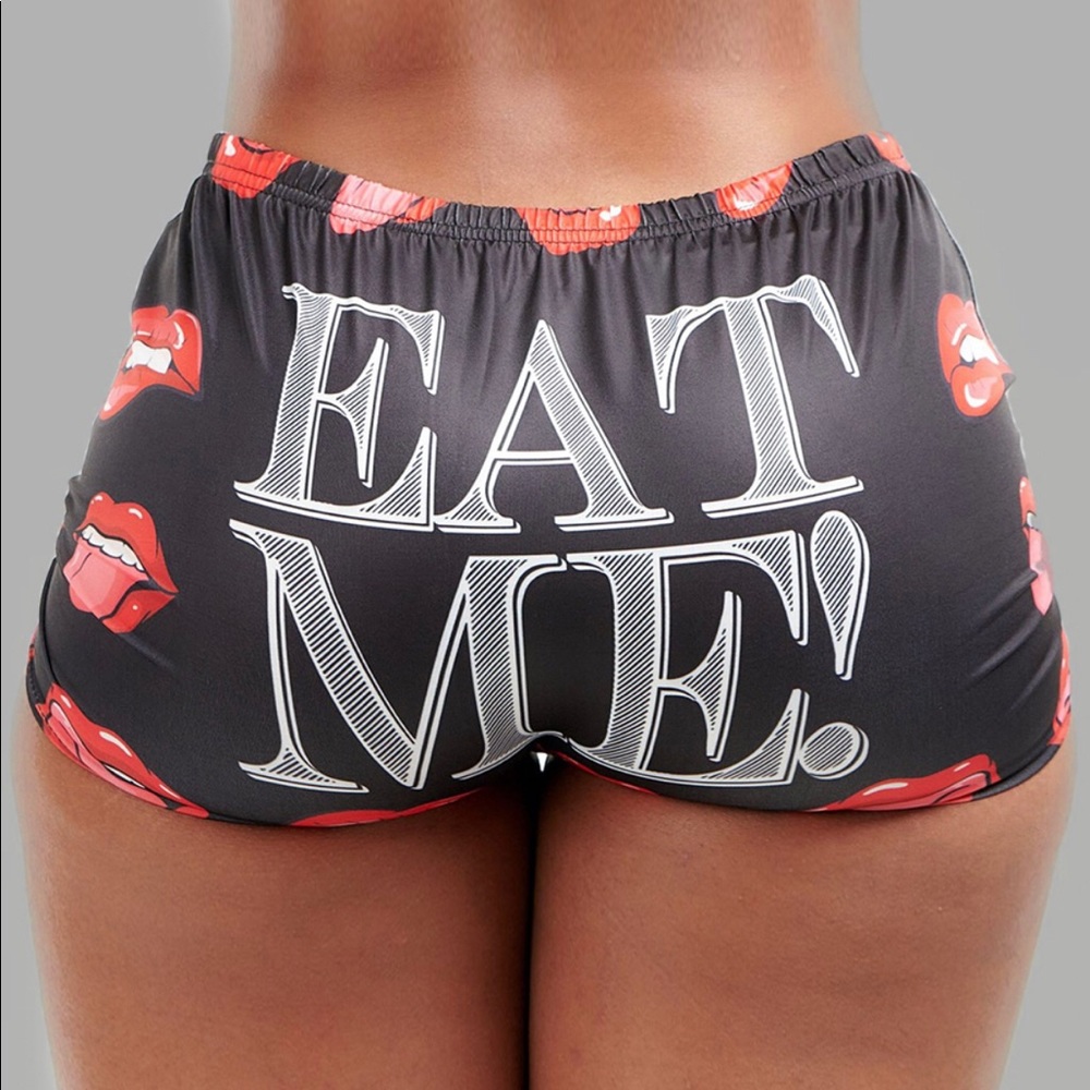😀 2/$15😀New Lip Shorts